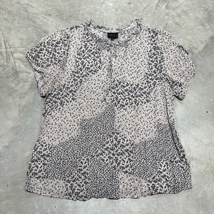 Cream color blue flower front tie top / Size M / MOD Lusive‎ brand